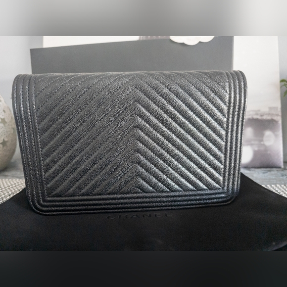 Chanel Caviar Chevron Boy Wallet On Chain- Gold Tone- Black- Full Inclusion - Picture 4 of 17